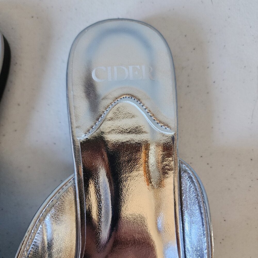 Silver Mules "NEW" - Picture 4 of 16